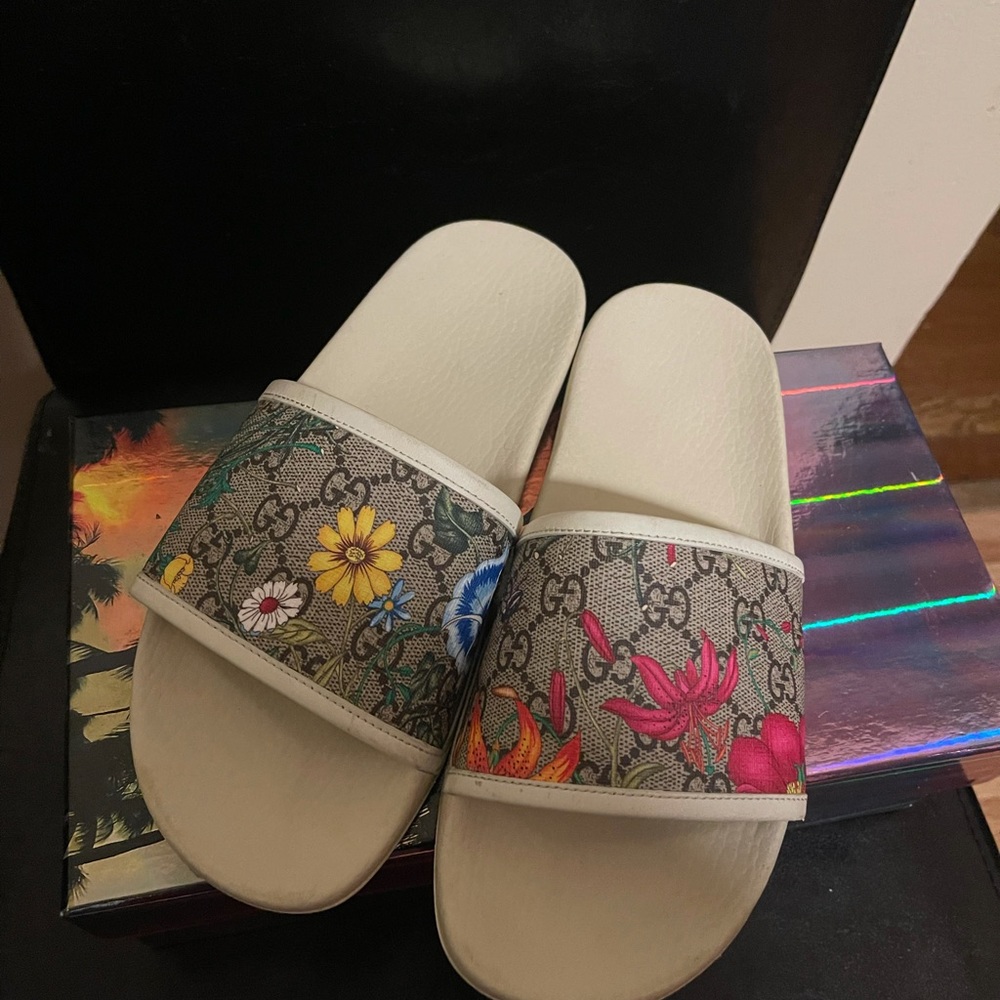 Gucci white multi slide sandal